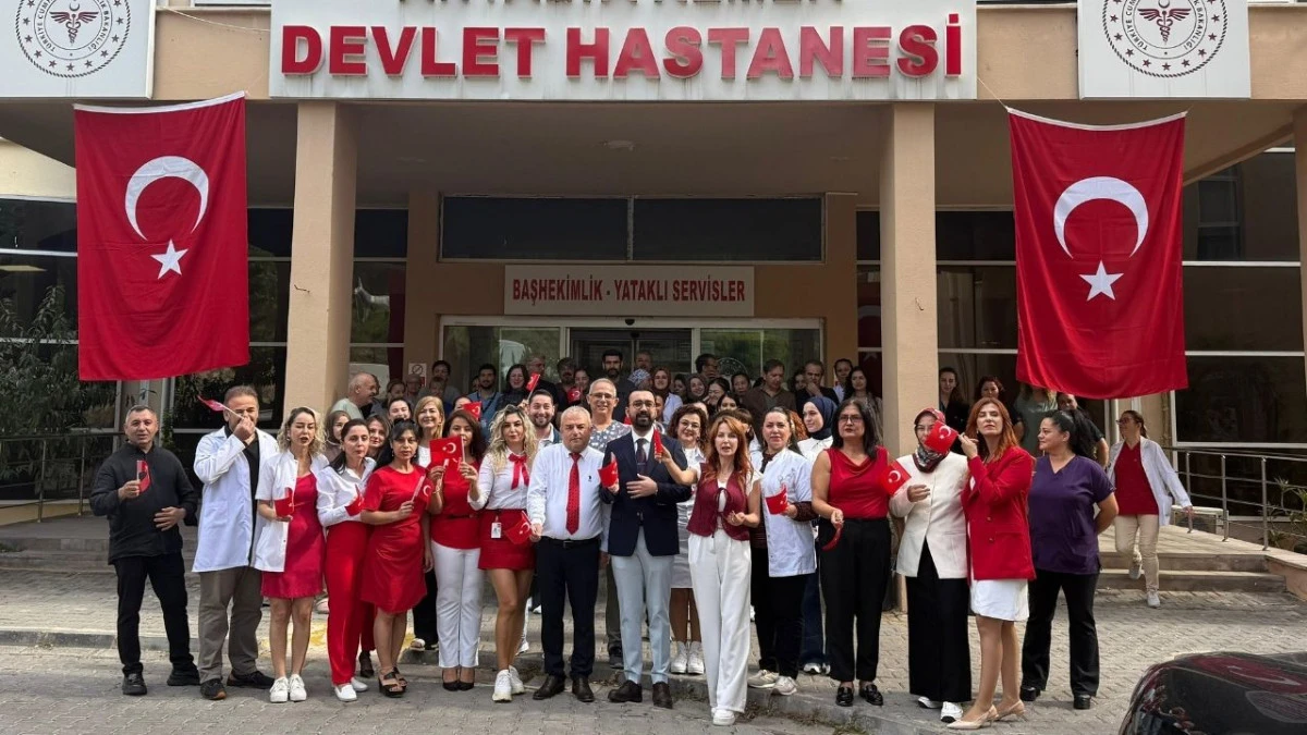Sağlık çalışanlarından Cumhuriyet Bayramı kutlaması  