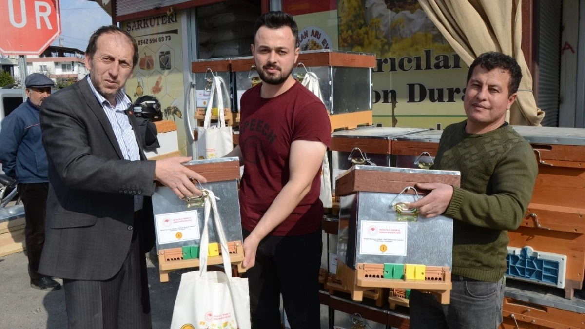 Serik&rsquo;te arıcılara 60 kovan hibe