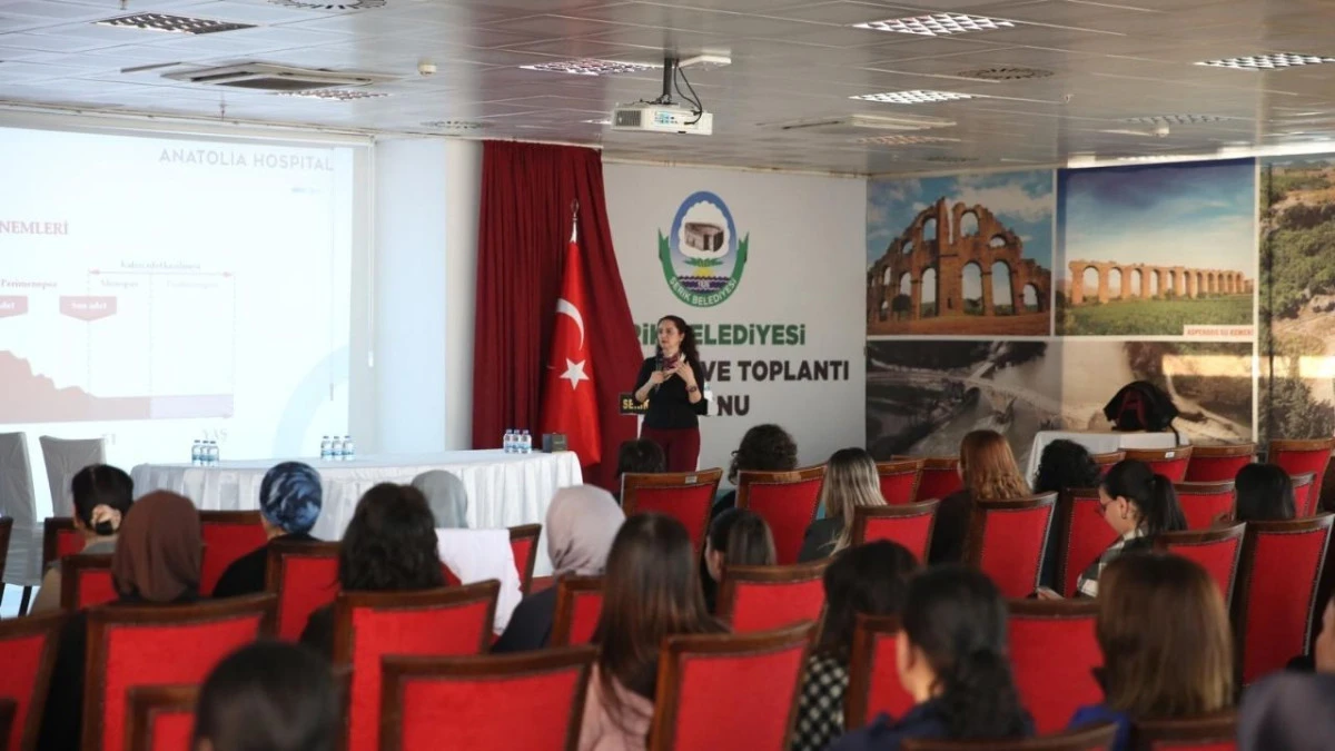 Serik'te D&uuml;nya Kadınlar G&uuml;n&uuml;'ne anlamlı etkinlik 