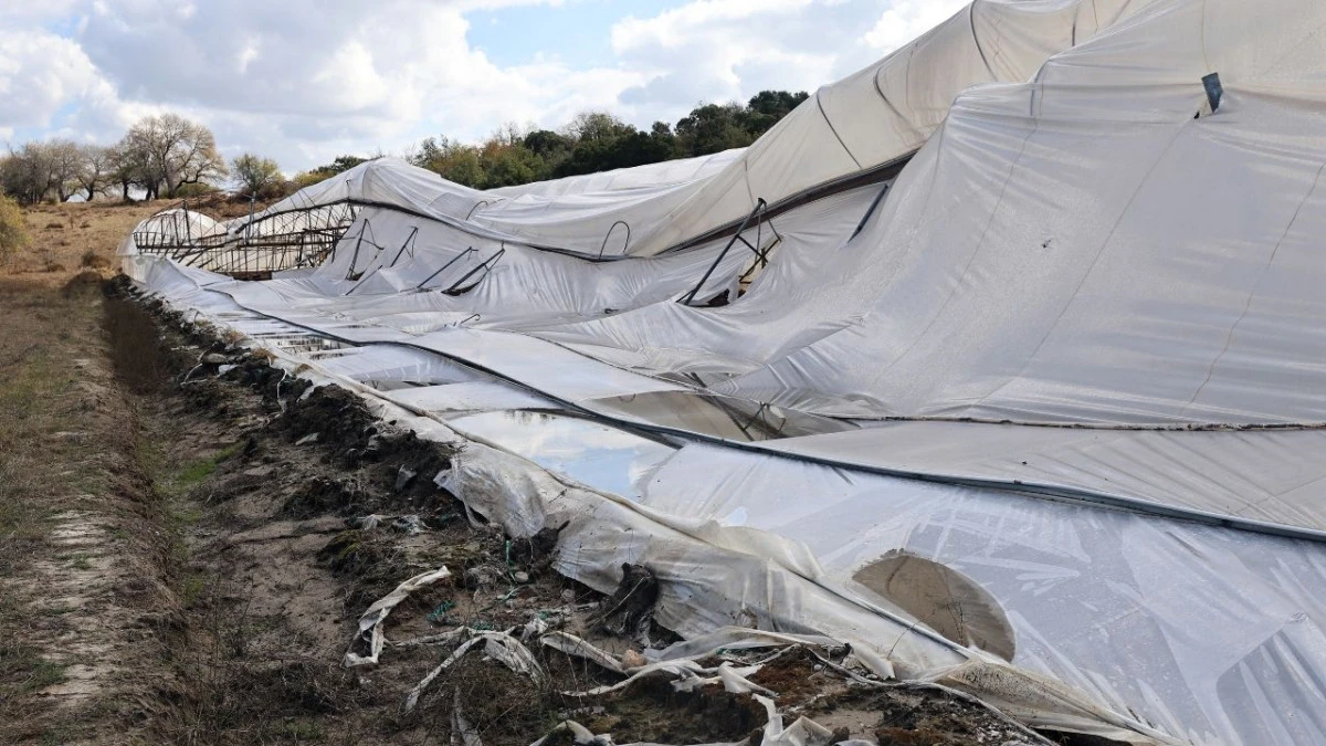 Serik'te hasar tespiti sürüyor