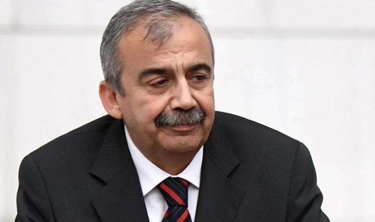 Sırrı Süreyya Önder'in sağlık durumuna ilişkin yeni açıklama  
