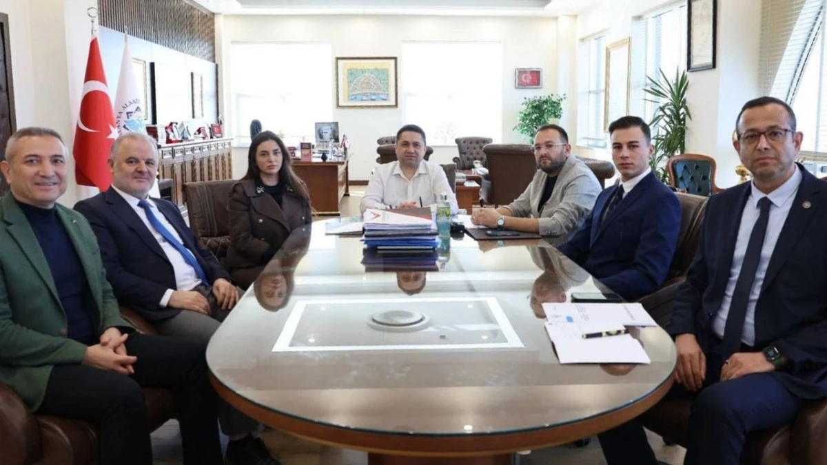 &Uuml;niversite akaryakıt indirimi anlaşması yaptı 