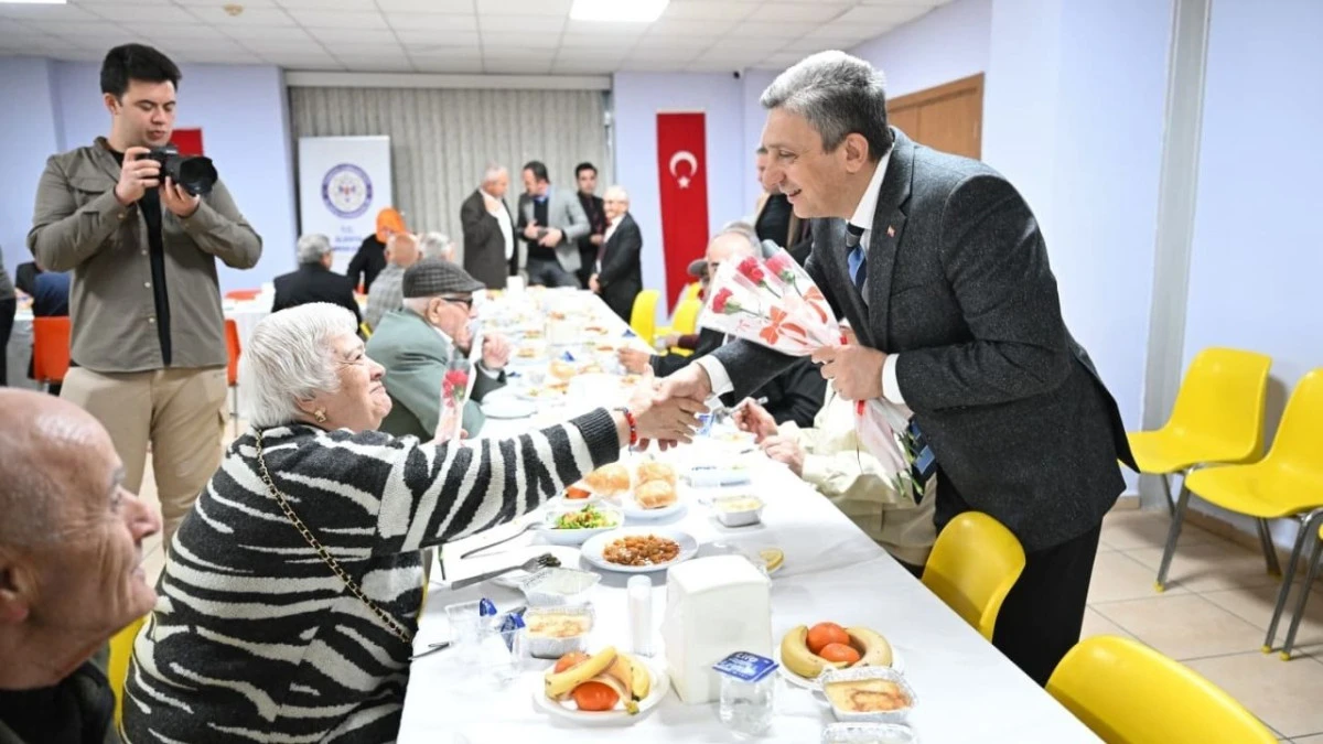 Vali Şahin Alanya Huzurevi'ndeki iftara katıldı 