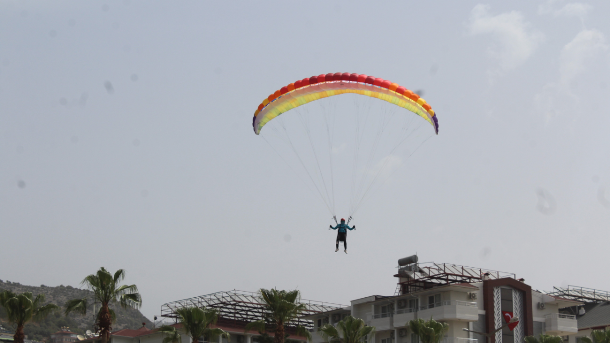 Yamaç Paraşütü Dünya Şampiyonası Alanya'da başladı 